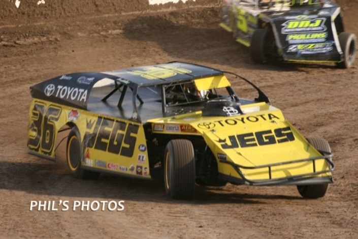Kenny_Wallace_racing_at_Tri-State_Speedway_7-6-14