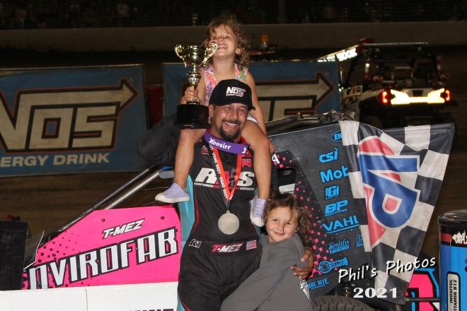Thomas_Meseraull_children_in_Victory_Lane